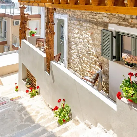 Anasa Thalassas * يميناريا